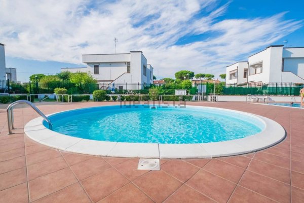 casa indipendente in vendita a Comacchio in zona Lido delle Nazioni