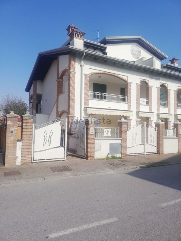 casa indipendente in vendita a Comacchio in zona Porto Garibaldi