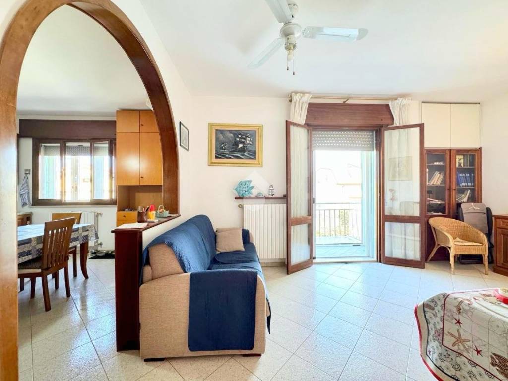 appartamento in vendita a Comacchio in zona Porto Garibaldi