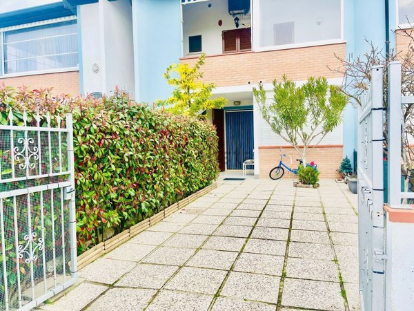 casa indipendente in vendita a Comacchio in zona Lido di Volano