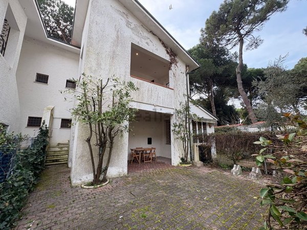 casa indipendente in vendita a Comacchio in zona Lido di Spina