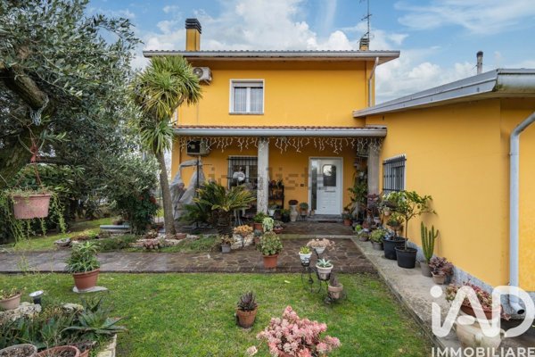 casa indipendente in vendita a Comacchio in zona San Giuseppe