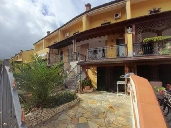 casa indipendente in vendita a Comacchio in zona Porto Garibaldi