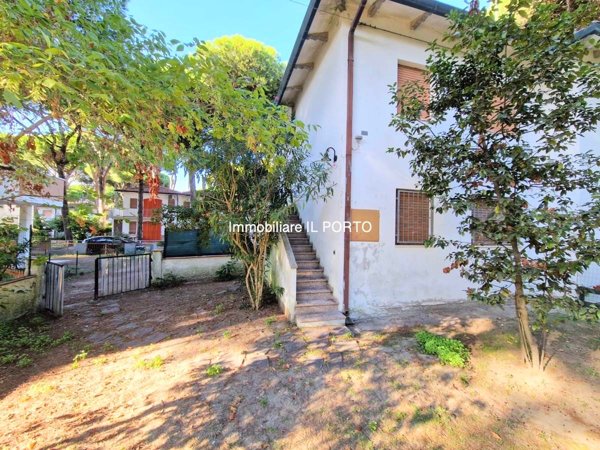 casa indipendente in vendita a Comacchio in zona Lido di Spina