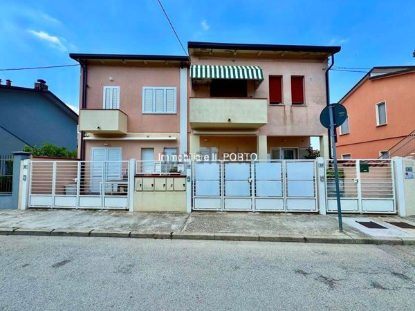appartamento in vendita a Comacchio in zona Porto Garibaldi