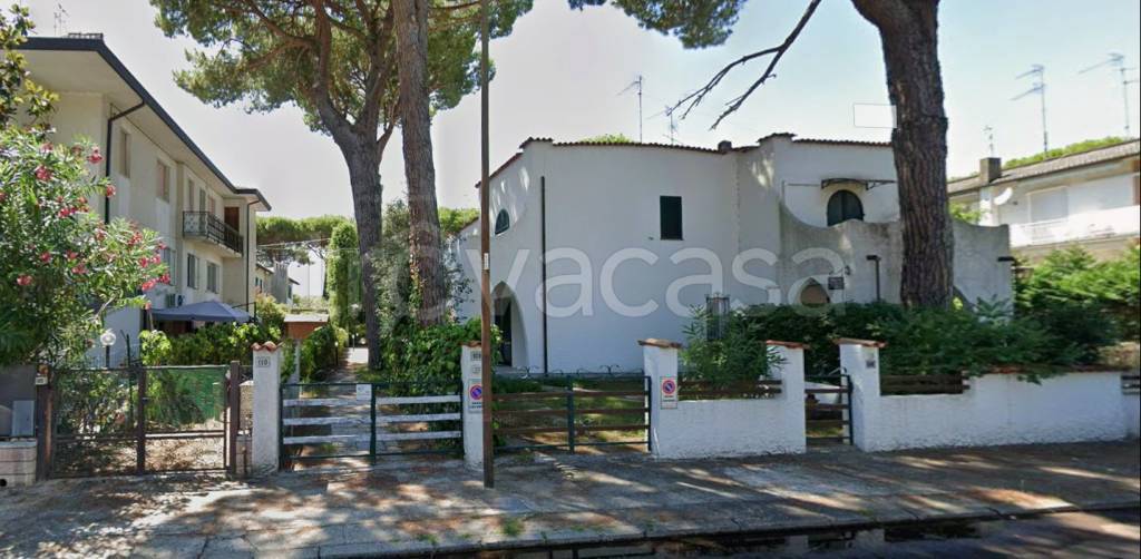 casa indipendente in vendita a Comacchio in zona Lido di Spina