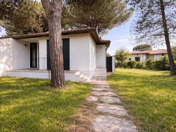 casa indipendente in vendita a Comacchio in zona Lido delle Nazioni