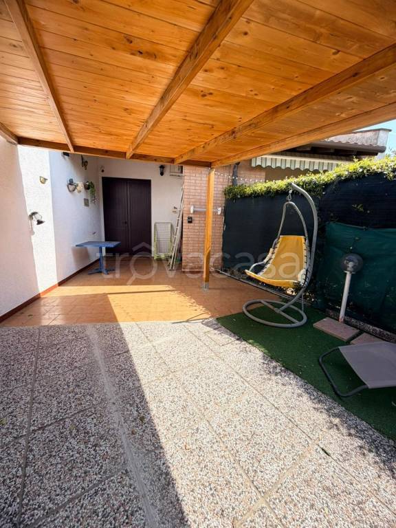 casa indipendente in vendita a Comacchio in zona Lido degli Estensi