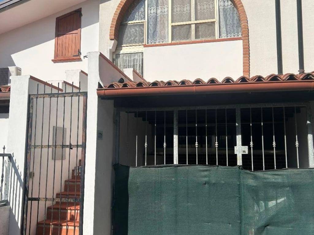 casa indipendente in vendita a Comacchio in zona Lido di Volano