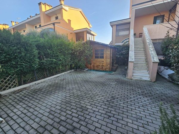 casa indipendente in vendita a Comacchio in zona Lido degli Estensi