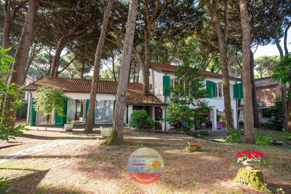 casa indipendente in vendita a Comacchio in zona Lido degli Estensi