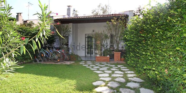 casa indipendente in vendita a Comacchio in zona Lido di Spina