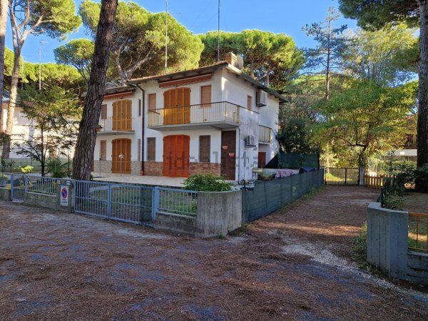 casa indipendente in vendita a Comacchio in zona Lido di Spina