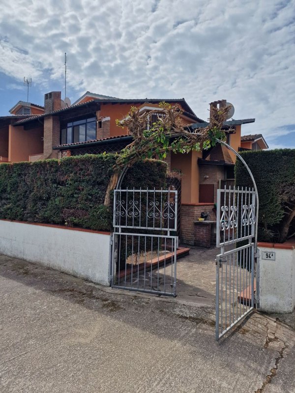 casa indipendente in vendita a Comacchio in zona Lido di Pomposa
