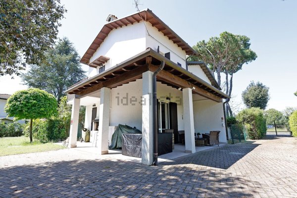 casa indipendente in vendita a Comacchio in zona Lido di Spina