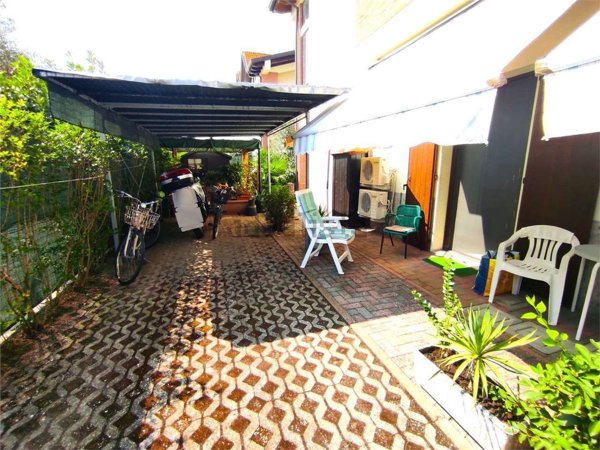 casa indipendente in vendita a Comacchio in zona Lido degli Scacchi