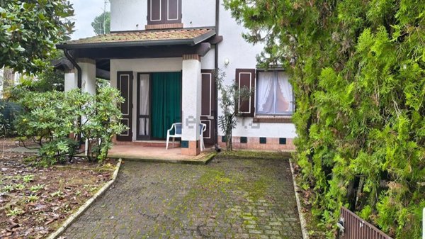 casa indipendente in vendita a Comacchio in zona Lido di Spina