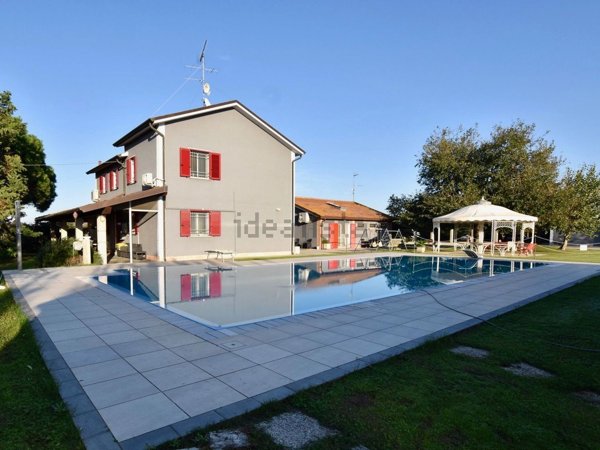 casa semindipendente in vendita a Comacchio in zona Lido delle Nazioni