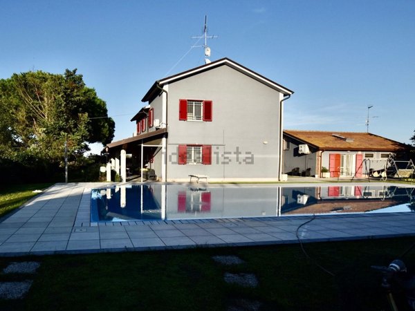 casa semindipendente in vendita a Comacchio in zona Lido delle Nazioni