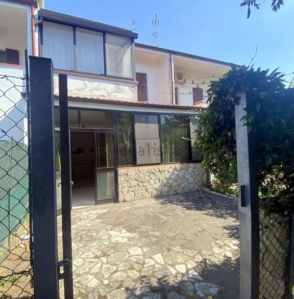 casa indipendente in vendita a Comacchio in zona Lido degli Scacchi