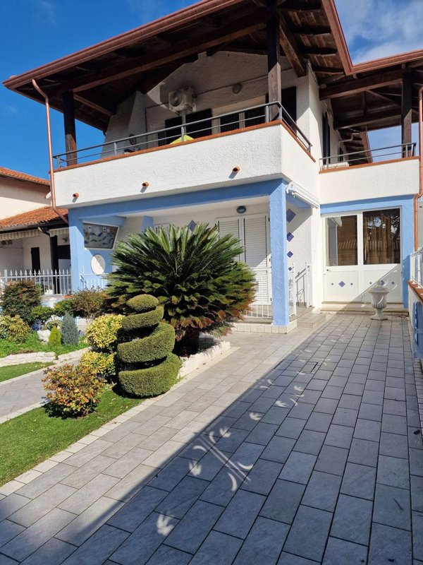 casa indipendente in vendita a Comacchio in zona Lido delle Nazioni