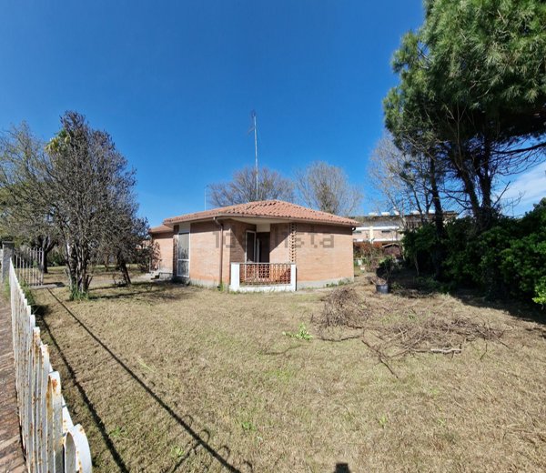 casa indipendente in vendita a Comacchio in zona Lido delle Nazioni