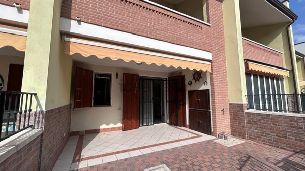 casa indipendente in vendita a Comacchio in zona Lido delle Nazioni