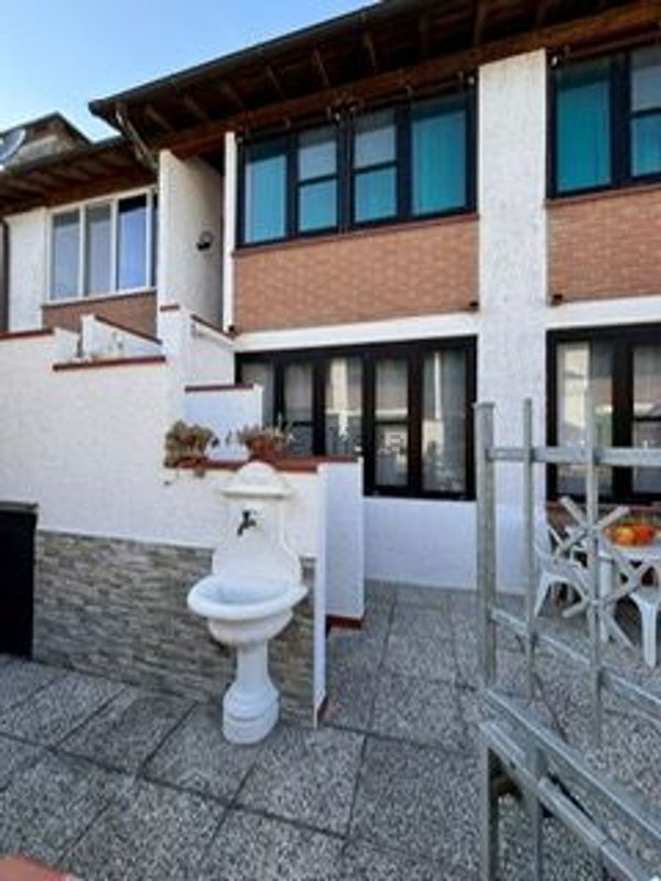 casa indipendente in vendita a Comacchio in zona Lido degli Estensi