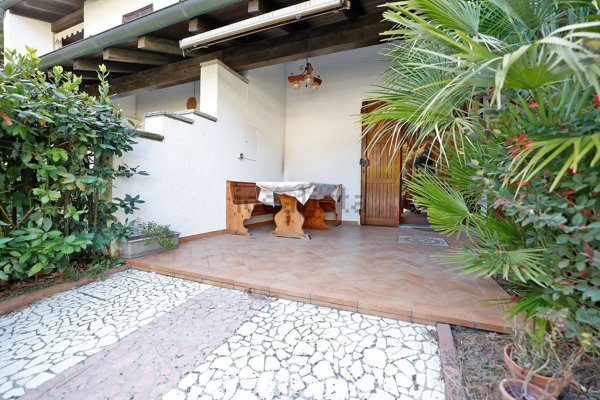 casa indipendente in vendita a Comacchio in zona Lido di Spina