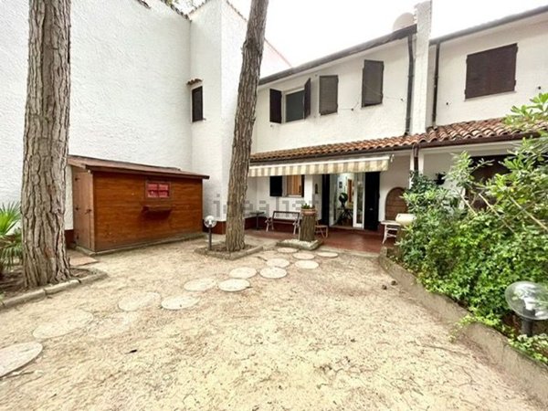 casa indipendente in vendita a Comacchio in zona Lido degli Estensi