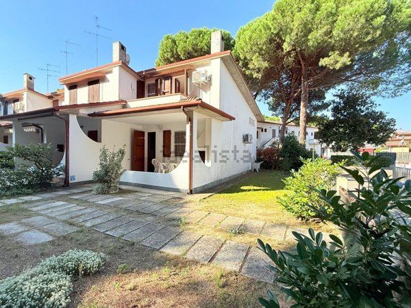 casa indipendente in vendita a Comacchio in zona Lido di Volano