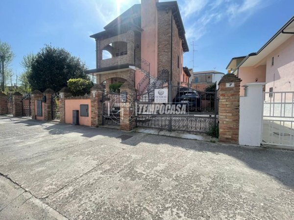 appartamento in vendita a Comacchio in zona Porto Garibaldi