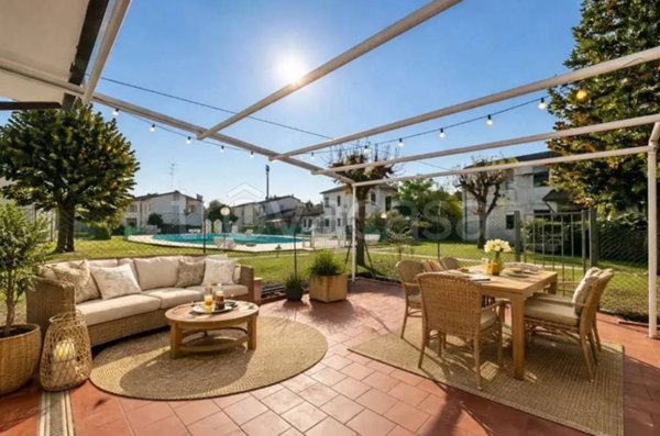 casa indipendente in vendita a Comacchio in zona Lido degli Scacchi