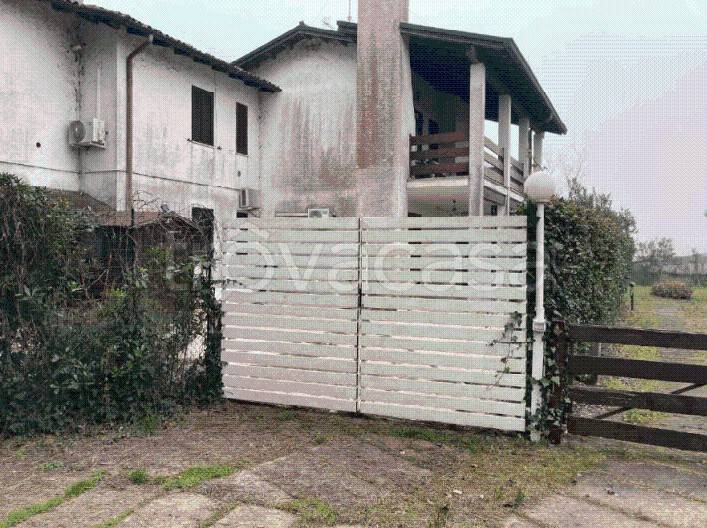 casa indipendente in vendita a Comacchio in zona Lido di Spina