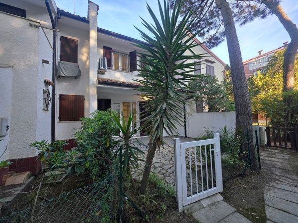 casa indipendente in vendita a Comacchio in zona Lido degli Estensi