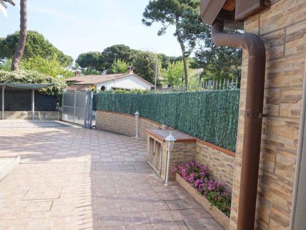 casa indipendente in vendita a Comacchio in zona Lido delle Nazioni