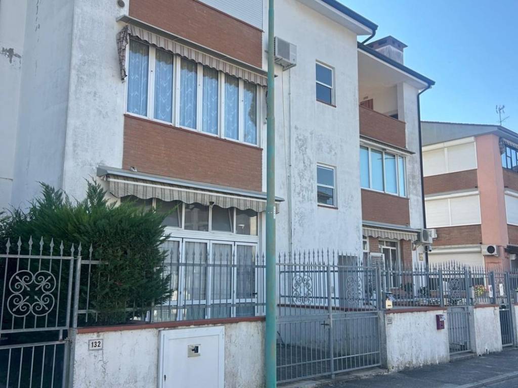 appartamento in vendita a Comacchio in zona Porto Garibaldi