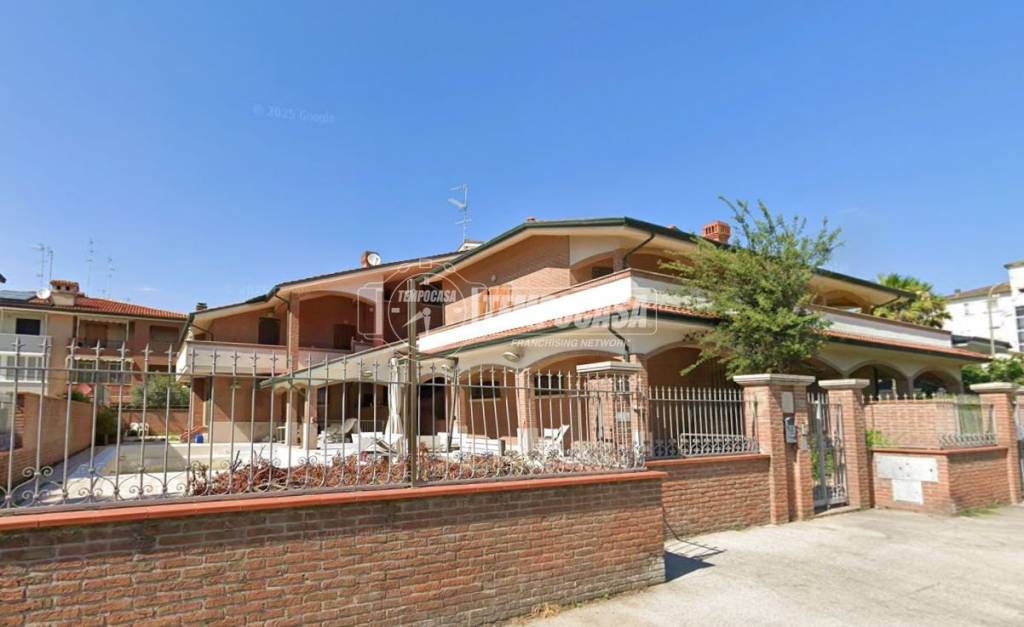 appartamento in vendita a Comacchio in zona Porto Garibaldi
