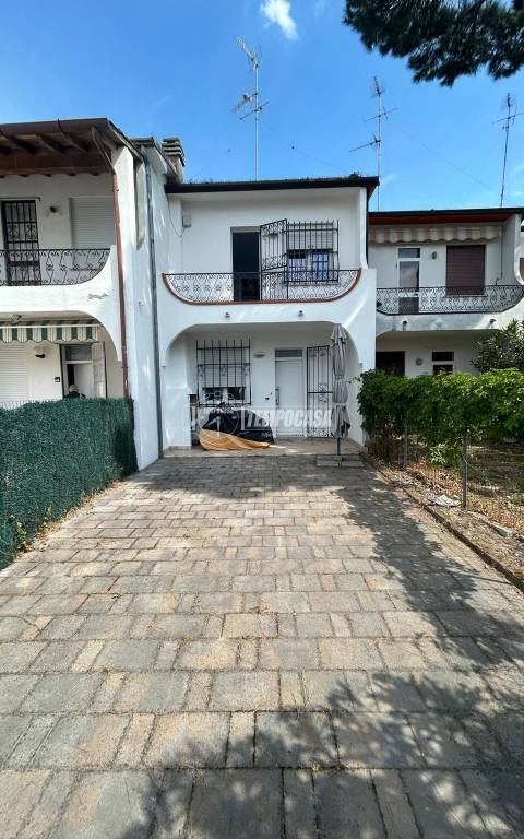 casa indipendente in vendita a Comacchio in zona Lido delle Nazioni