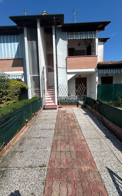 appartamento in vendita a Comacchio in zona Lido di Volano