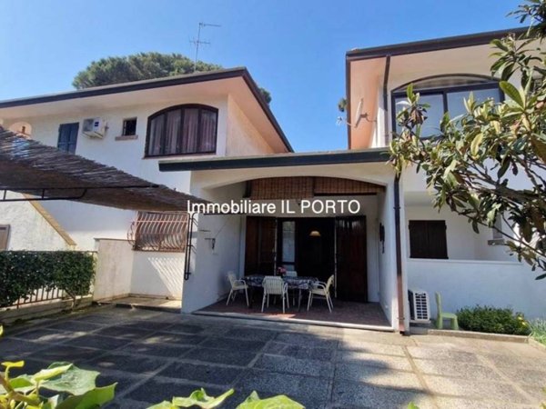 casa indipendente in vendita a Comacchio in zona Lido degli Estensi