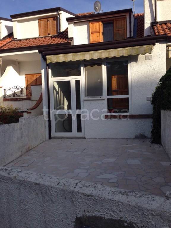 casa indipendente in vendita a Comacchio in zona Lido di Spina