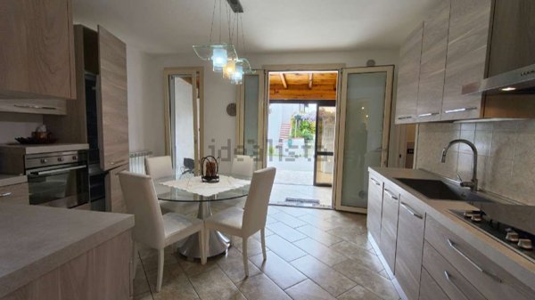 casa semindipendente in vendita a Comacchio in zona Lido degli Estensi