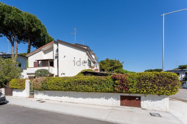 casa indipendente in vendita a Comacchio in zona Lido di Spina