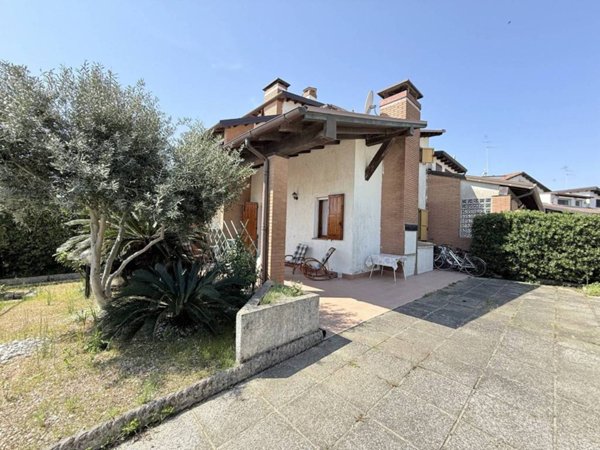 casa indipendente in vendita a Comacchio in zona Lido delle Nazioni