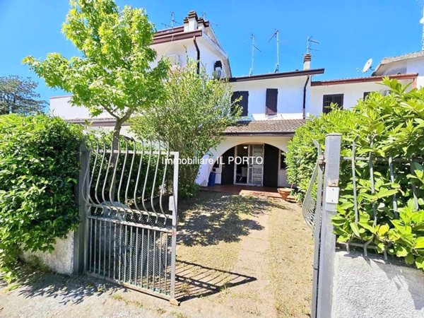 appartamento in vendita a Comacchio in zona Lido degli Scacchi