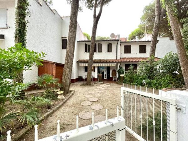 casa indipendente in vendita a Comacchio in zona Lido degli Estensi