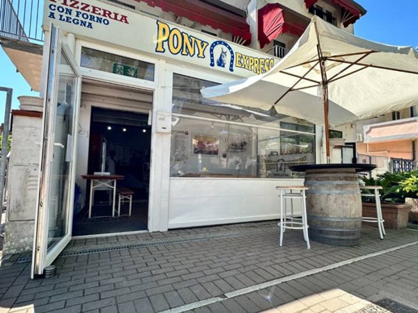 negozio in vendita a Comacchio in zona Porto Garibaldi