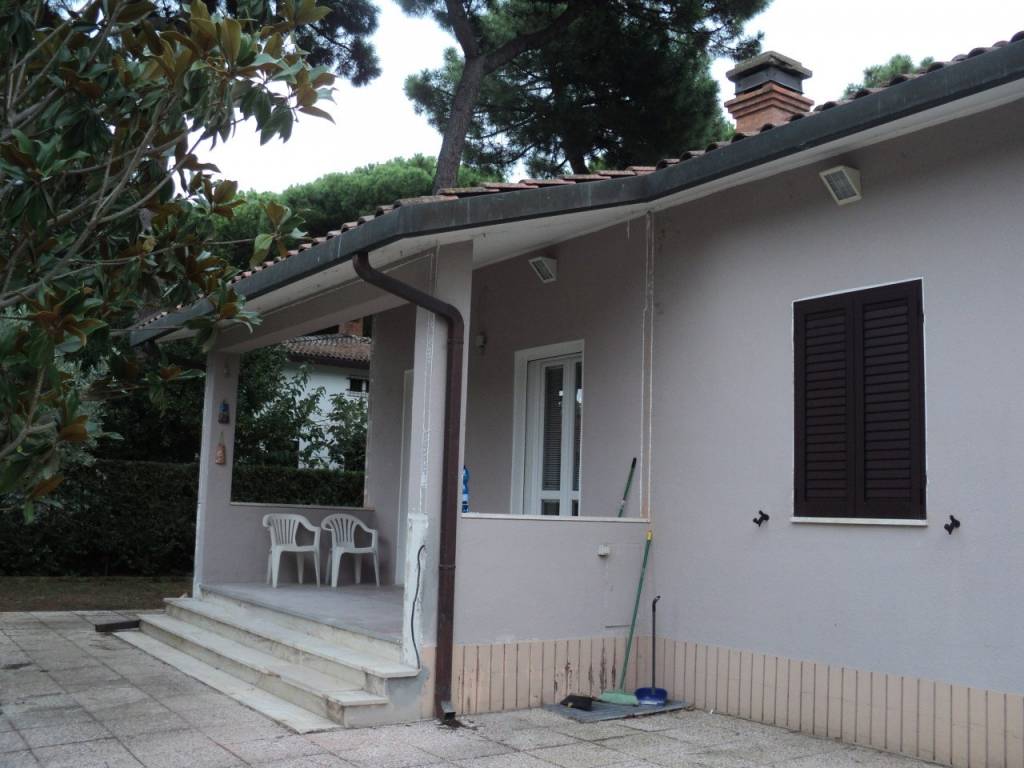 casa indipendente in vendita a Comacchio in zona Lido delle Nazioni
