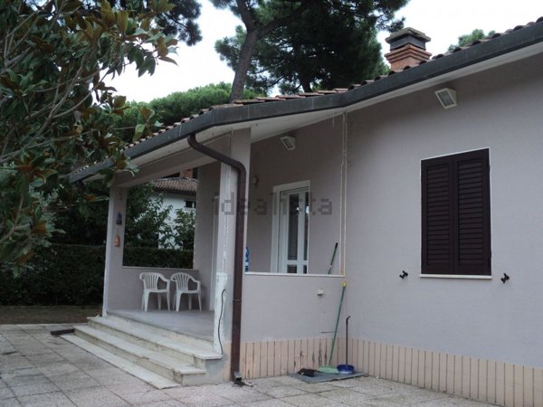 casa indipendente in vendita a Comacchio in zona Lido delle Nazioni
